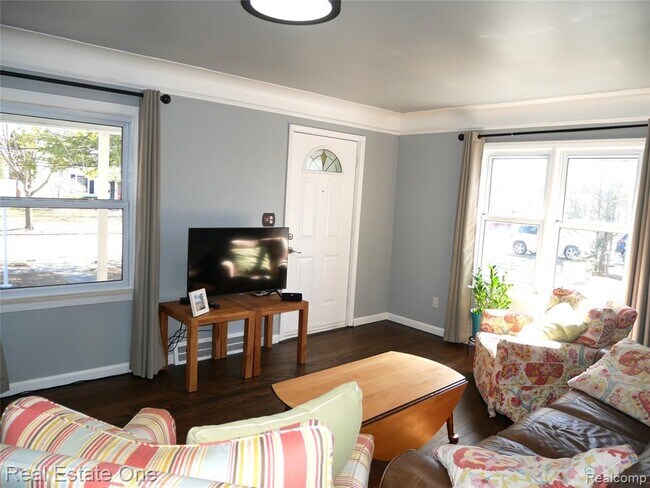 Foto del edificio - 2881 Ellwood Ave