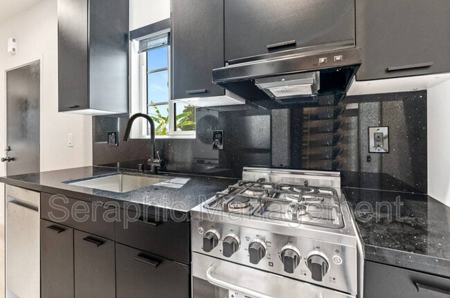 Foto del edificio - 7439 Herschel Ave