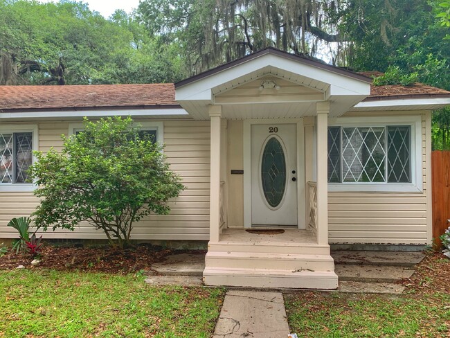 Building Photo - 3+BR/2BA home in Fullerwood Park downtown!