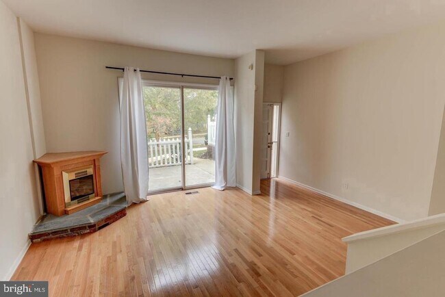 Foto del edificio - 107 Montrose Ave