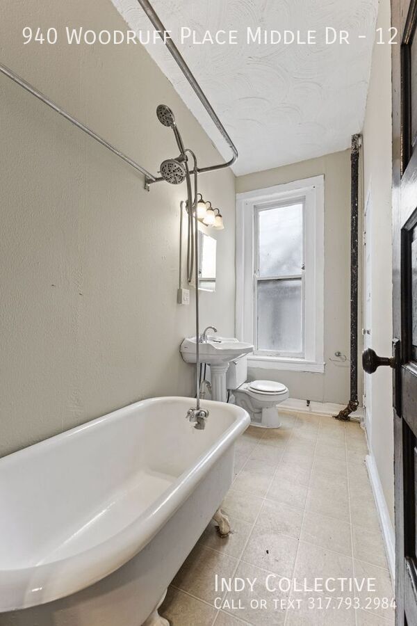 Building Photo - 940 Woodruff Place Middle Dr