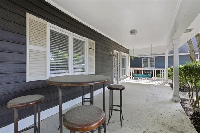 Building Photo - 1683 Defoor Cir NW