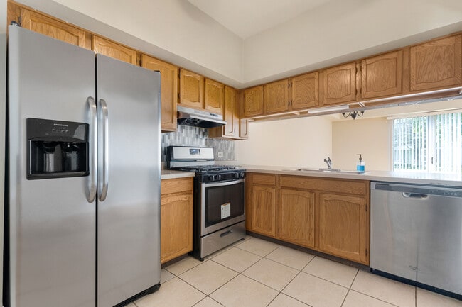 Building Photo - 1171 Regency Dr
