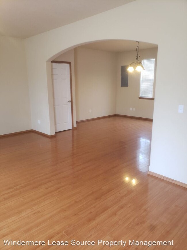 Building Photo - 3 br, 2 bath House - 513 S Garfield Duplex