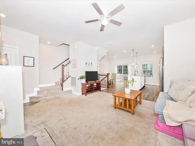 Foto del edificio - 7129 Bodkin Wy