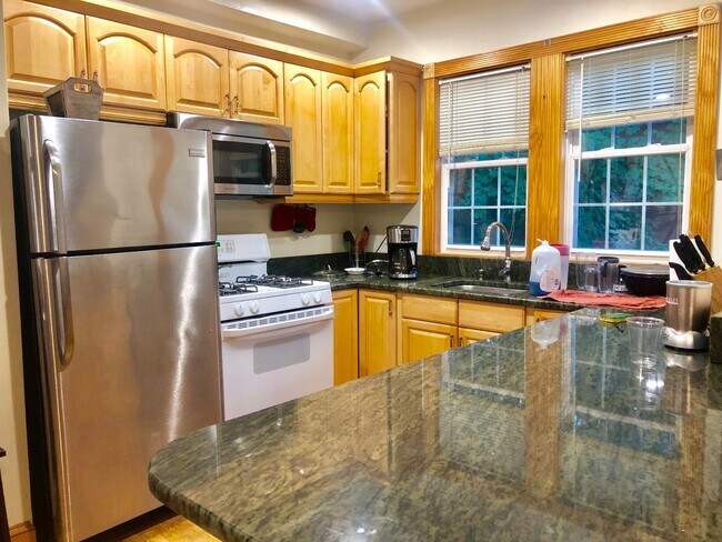 Building Photo - 257 Savin Hill Ave
