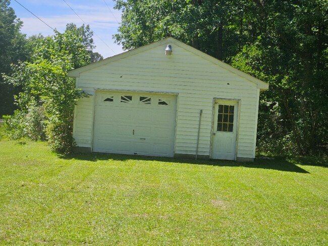 Foto del edificio - 6139 Skeeter Pond Rd