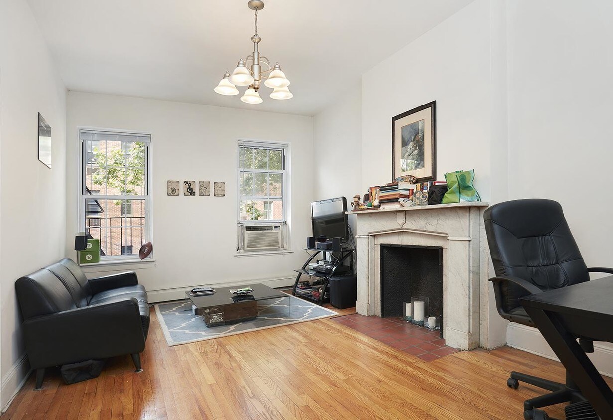Foto principal - 336 East 19th Street