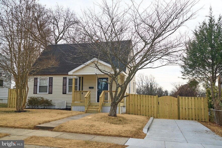 Building Photo - 2802 Urbana Dr