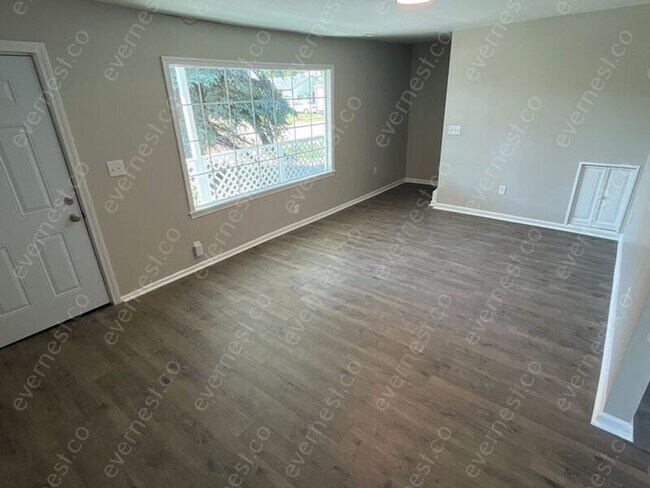 Building Photo - 23790 Tuscany Ave