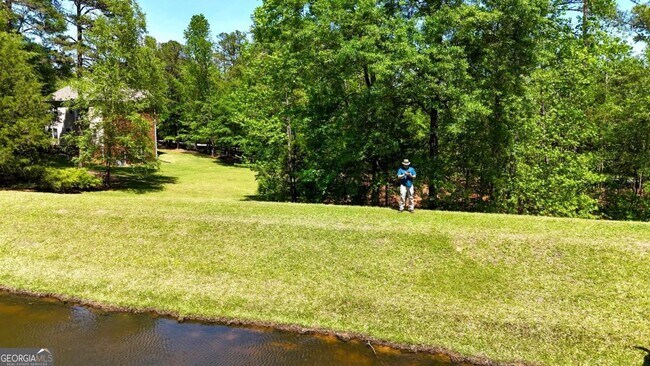 Foto del edificio - 219 Deerhill Dr