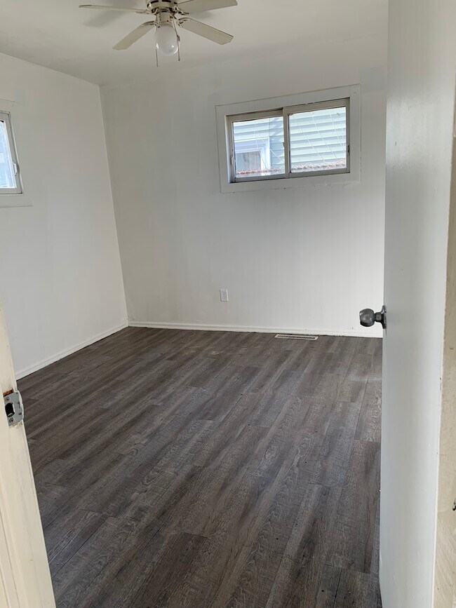 Foto del edificio - 2633 E 21st Pl