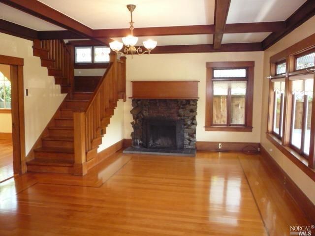 Primary Photo - 83 Walnut Ave