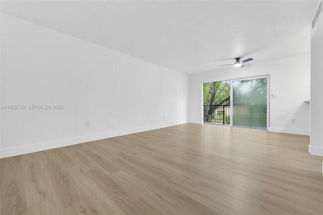 Foto del edificio - 12101 NE 6th Ave