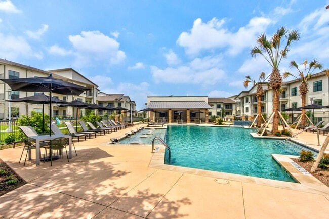Building Photo - 350 Star Ranch Blvd