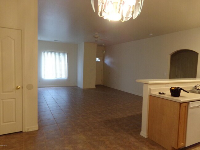Building Photo - 9150 E Lakeshore Dr