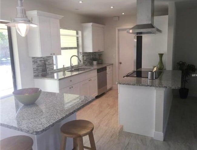 Foto del edificio - 2445 E Burr Oak Ct