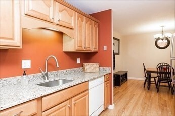 Building Photo - 3 Greenbriar Dr