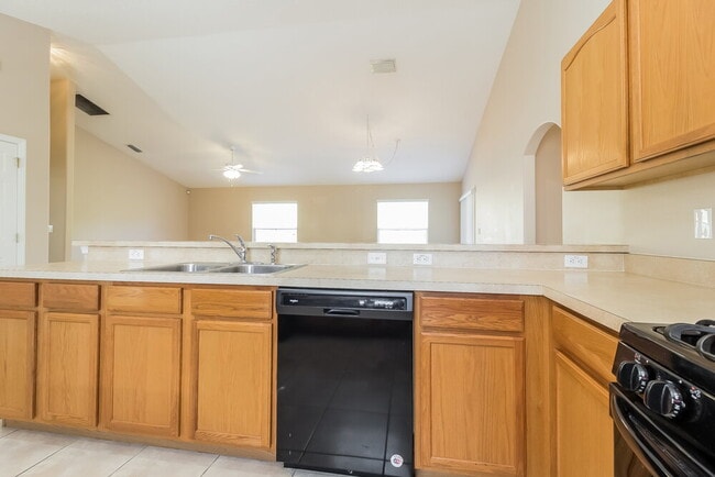 Foto del edificio - 13013 Baybrook Ln
