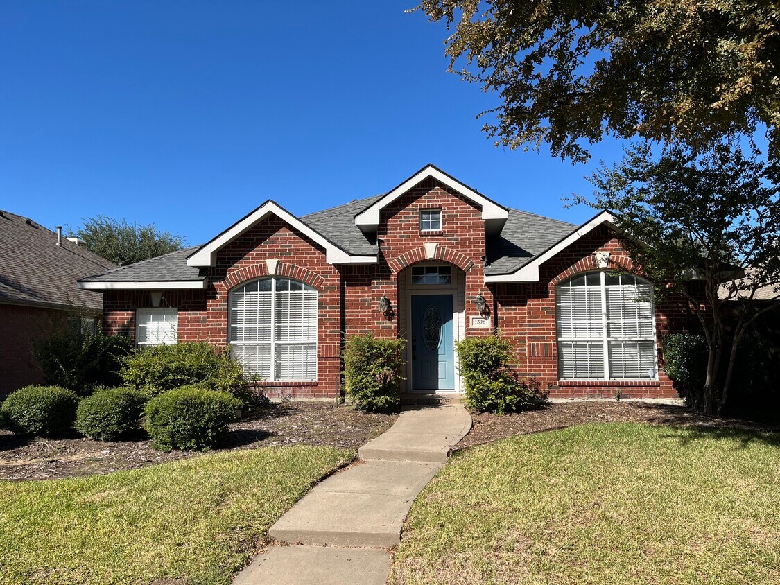Foto principal - 1398 Forest Oaks Ct