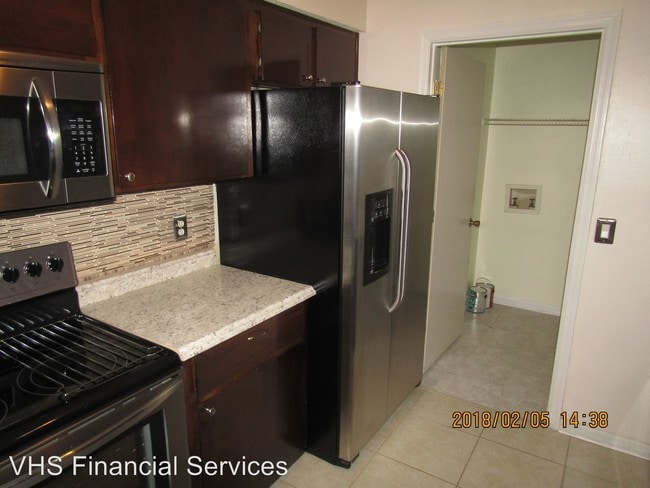 Building Photo - 915 Black Willow Dr