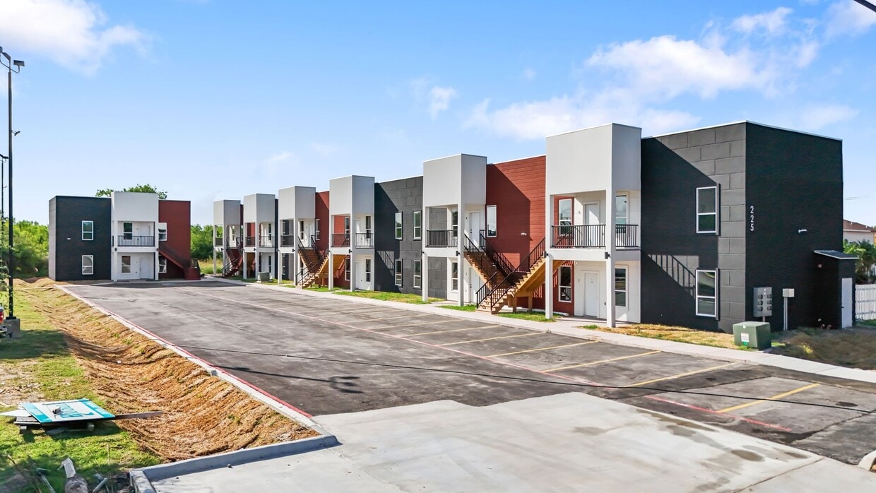 Foto principal - 225 E New Hampshire St