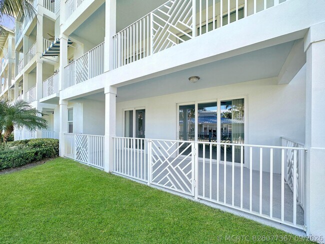 Building Photo - 312 Bay Colony Dr N