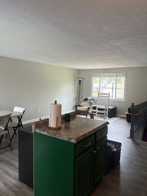 Foto del edificio - 744 Maplewood Ln