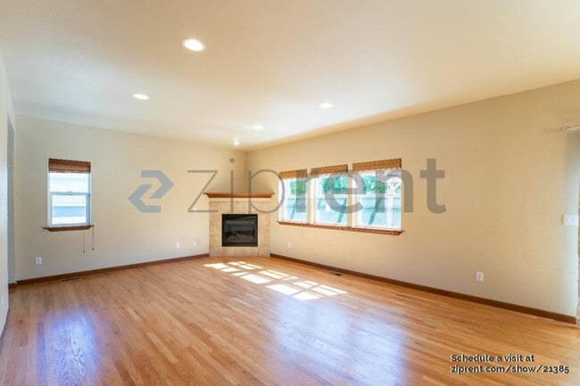 Building Photo - 19505 25th Dr SE