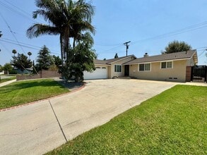 Building Photo - 2330 E Brookdale Pl