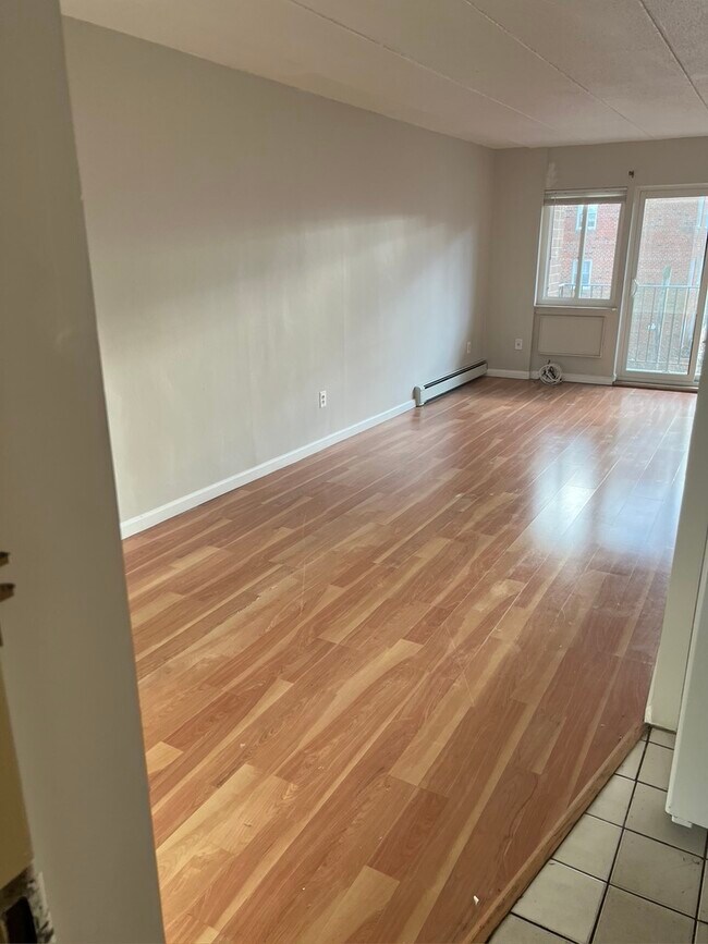 Living room - 4611 88th St