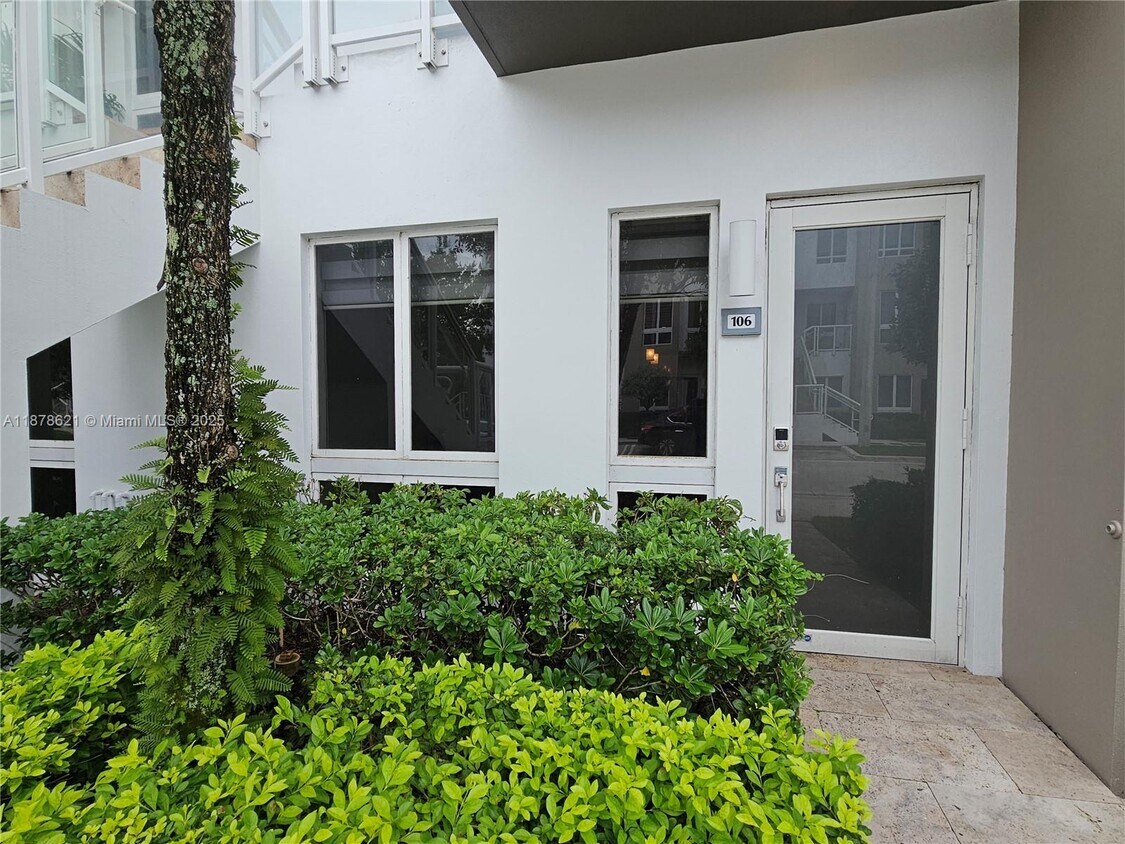 Foto principal - 10260 NW 63rd Terrace