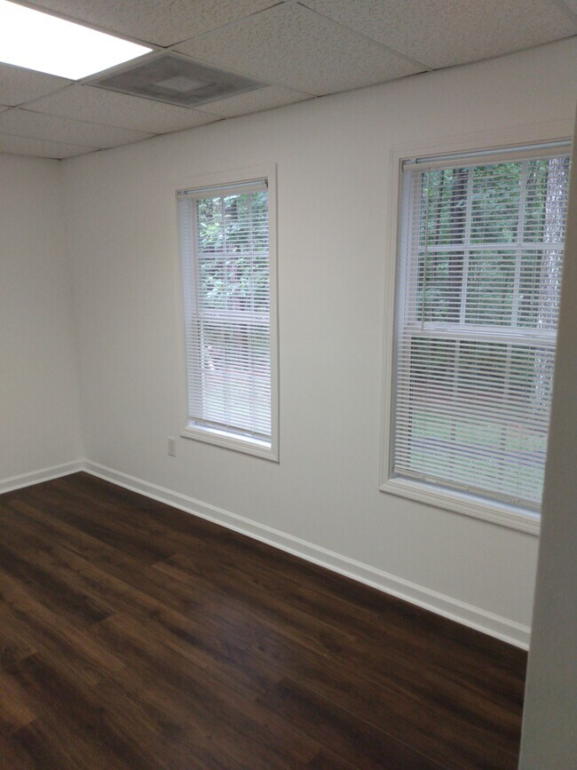 Bedroom, Looking into front yard - 1346 Center Point Rd