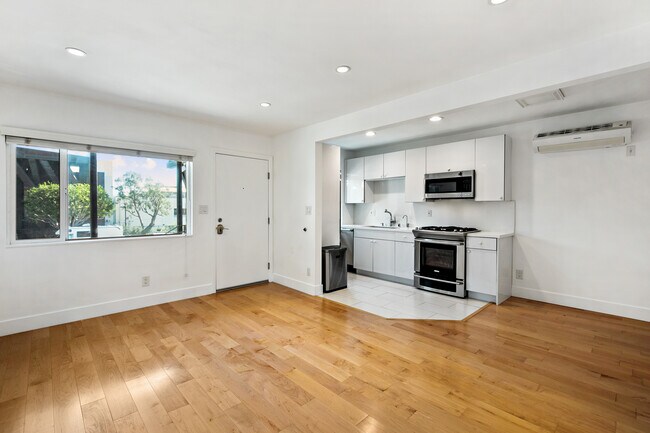 Building Photo - 119 Paloma Ave
