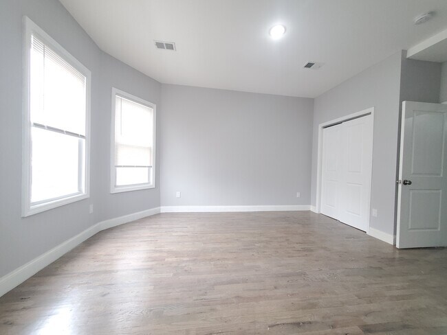 Unit 2 - 233 Bayview Ave