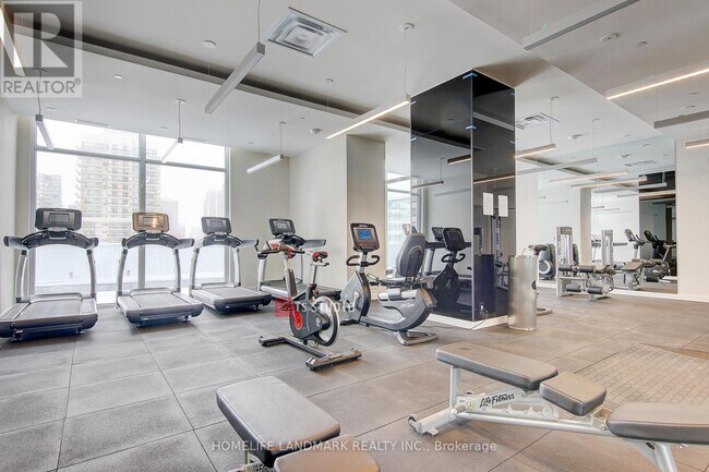 Photo du bâtiment - 5180-5180 Yonge St