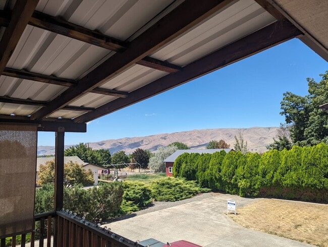 Foto del edificio - Attractive 3 bedroom 2 bath Condo in Wonderful Quiet Lewiston Neighborhood