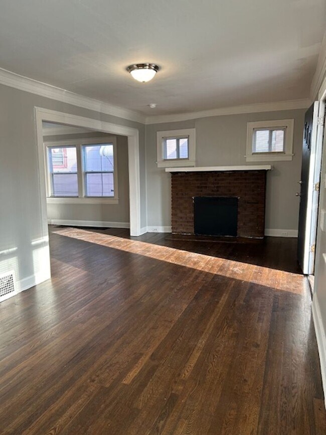 Building Photo - 4436 Flora Ave Kansas City, MO 64110