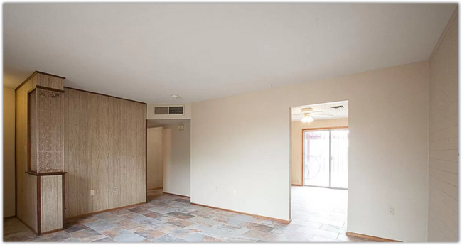 Building Photo - 803 W 11th St