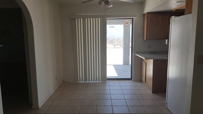 Building Photo - Unfurnished Long Term