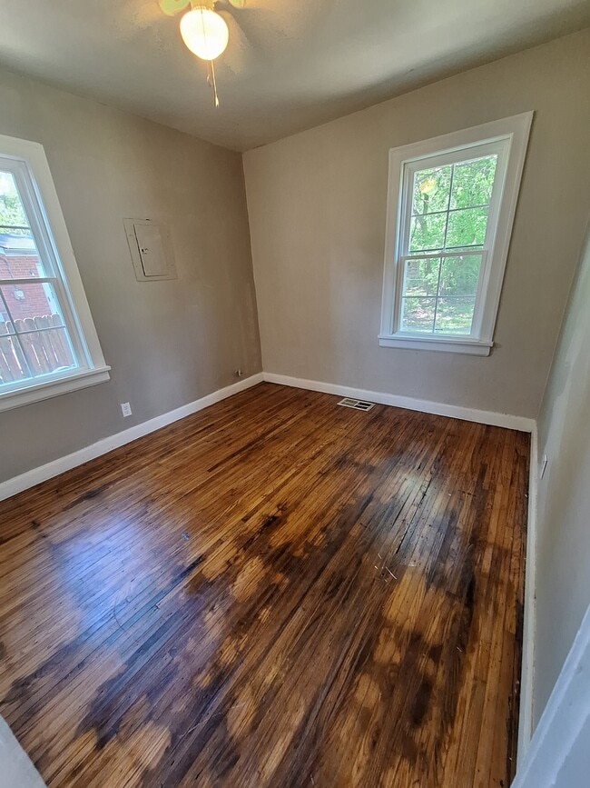 Building Photo - 1513 Aletha Dr