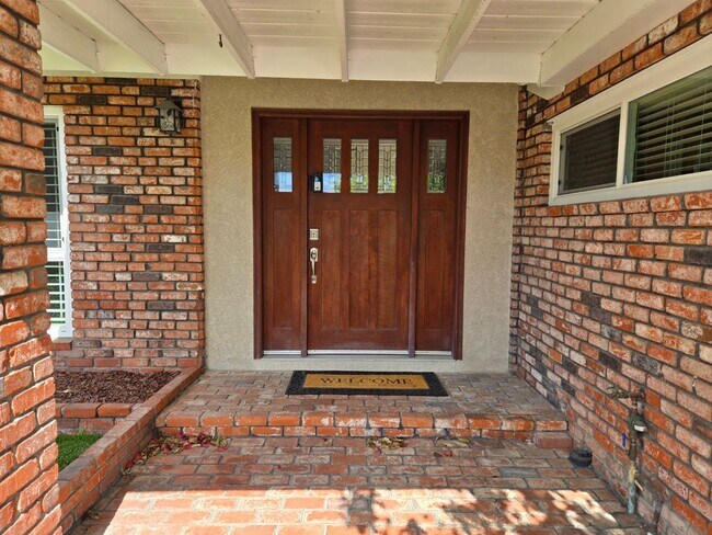 Foto del edificio - Stunning single-story Vista Del Cerro home with a private backyard oasis designed for effortless ...