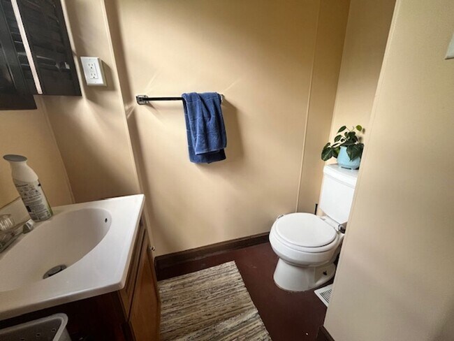 Foto del edificio - Historic 4-Bedroom Home - Close to UIUC Campus