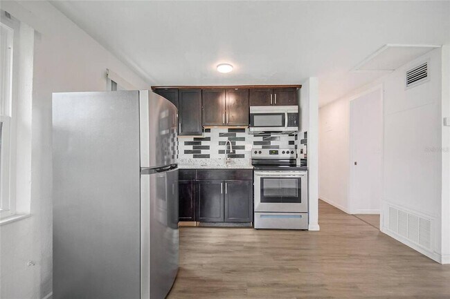 Foto del edificio - 723 24th St NW