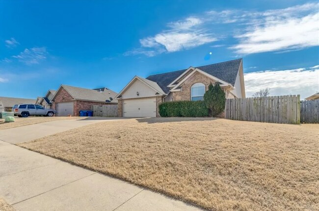 Building Photo - Beautiful Home in Bentonville