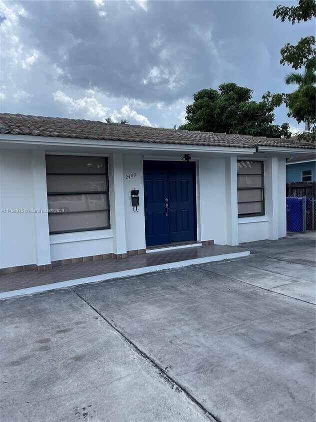Primary Photo - 2460 SW 16th St