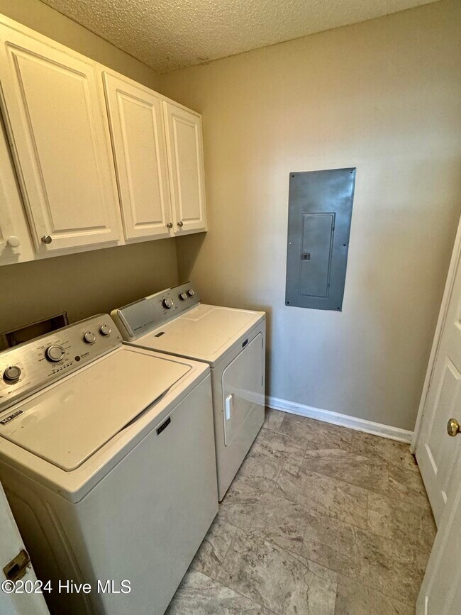 Foto del edificio - 3995 Sterling Pointe Dr