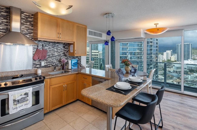 Building Photo - 1288 Kapiolani Blvd