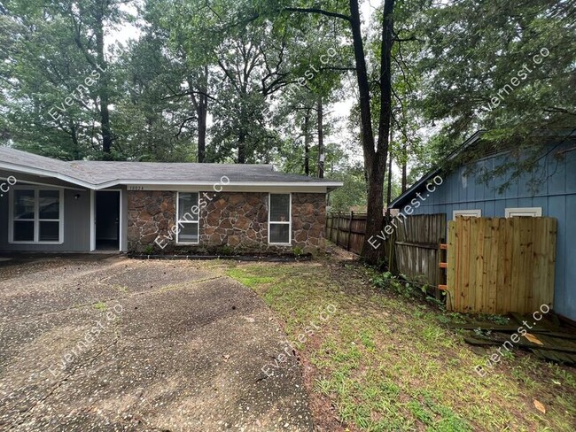 Building Photo - 10024 Whispering Pines Dr