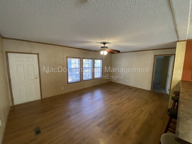Building Photo - 6280 Mt Airy Dr
